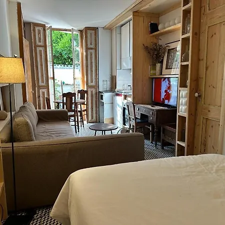 Charming In The Center - With Terrace Apartment